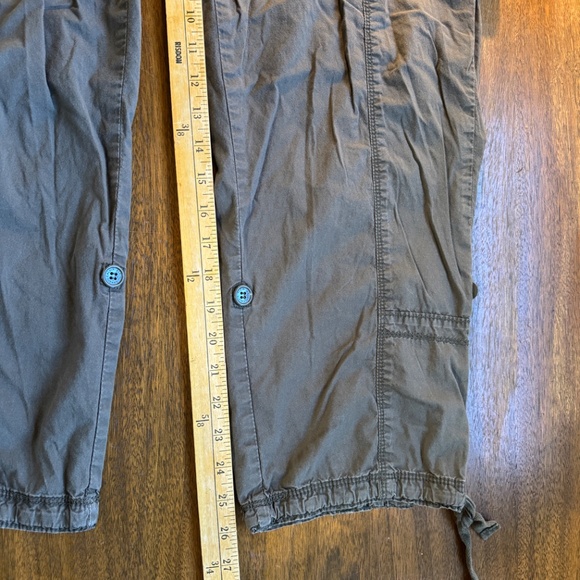 Calvin Klien Jeans, Cropped Cargo Pants Army Green SZ 16 - Picture 11 of 11